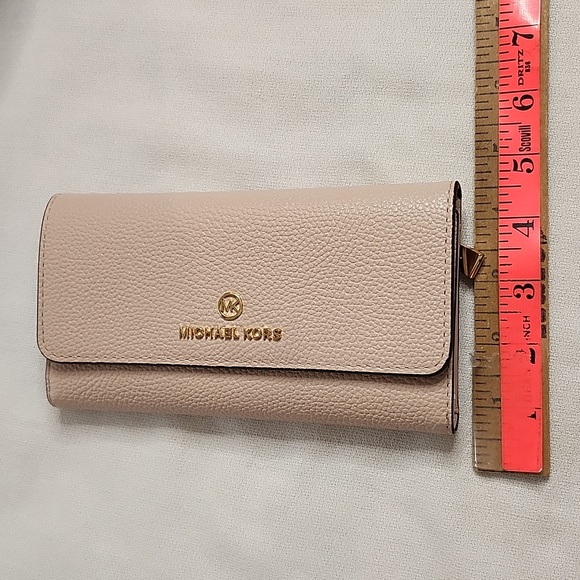 NWOT Michael Kors Pebbled Leather Tri-Fold Wallet - Picture 13 of 15